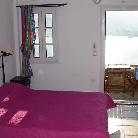 Niovi Hotel Livadi (Serifos)